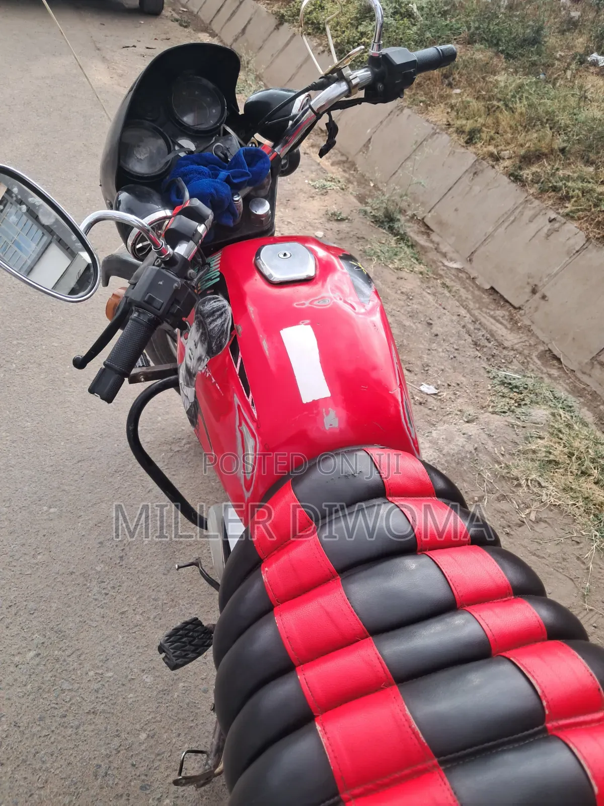 Bajaj Boxer 125 2024 Red