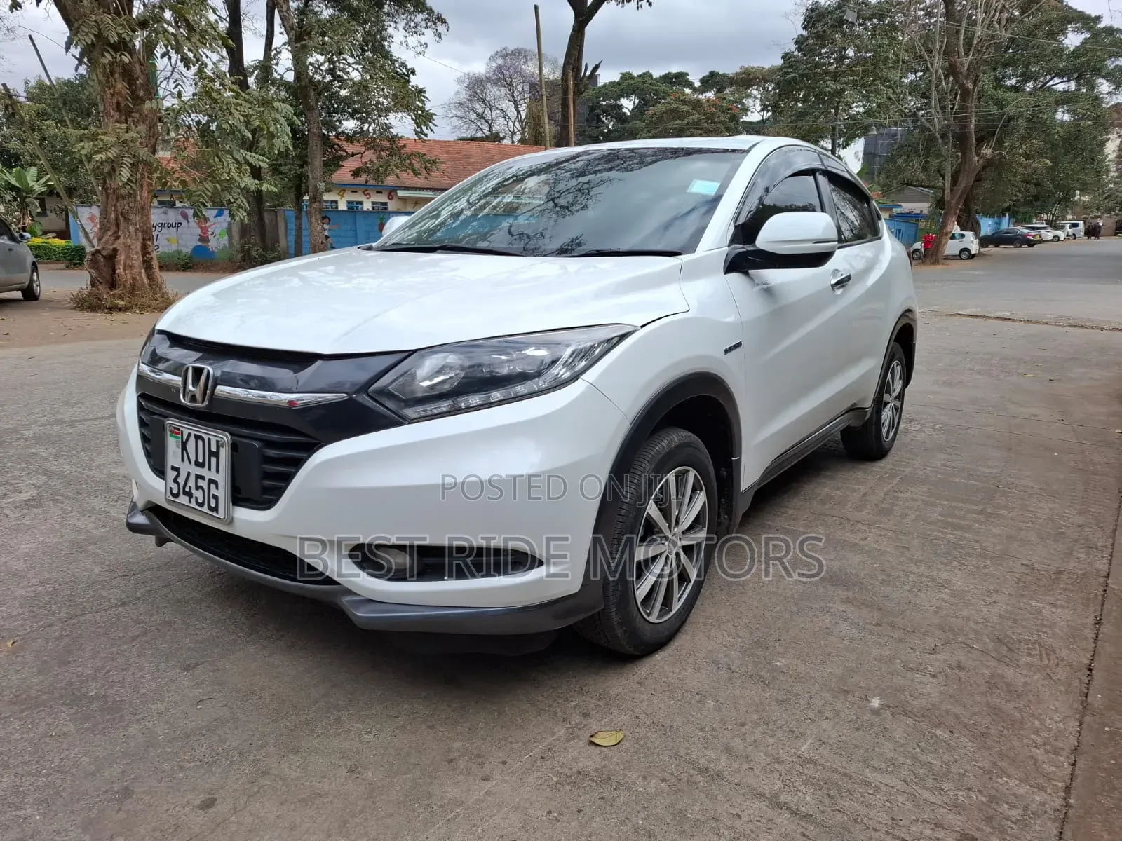 Honda Vezel 1.5 Hybrid 2WD 2015 White