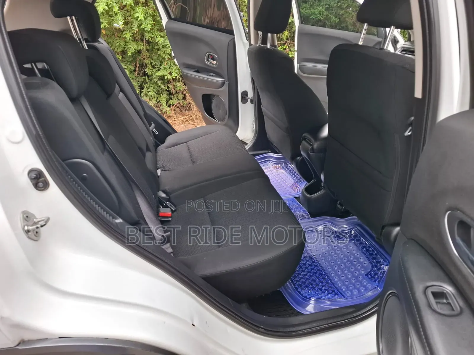 Honda Vezel 1.5 Hybrid 2WD 2015 White