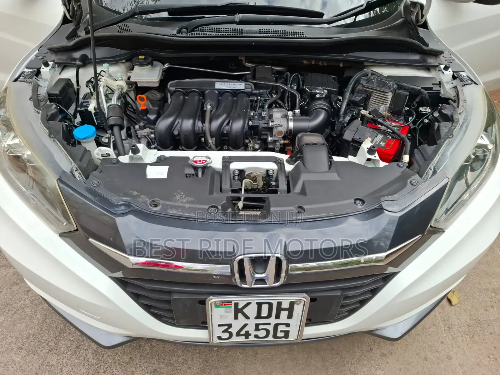 Honda Vezel 1.5 Hybrid 2WD 2015 White