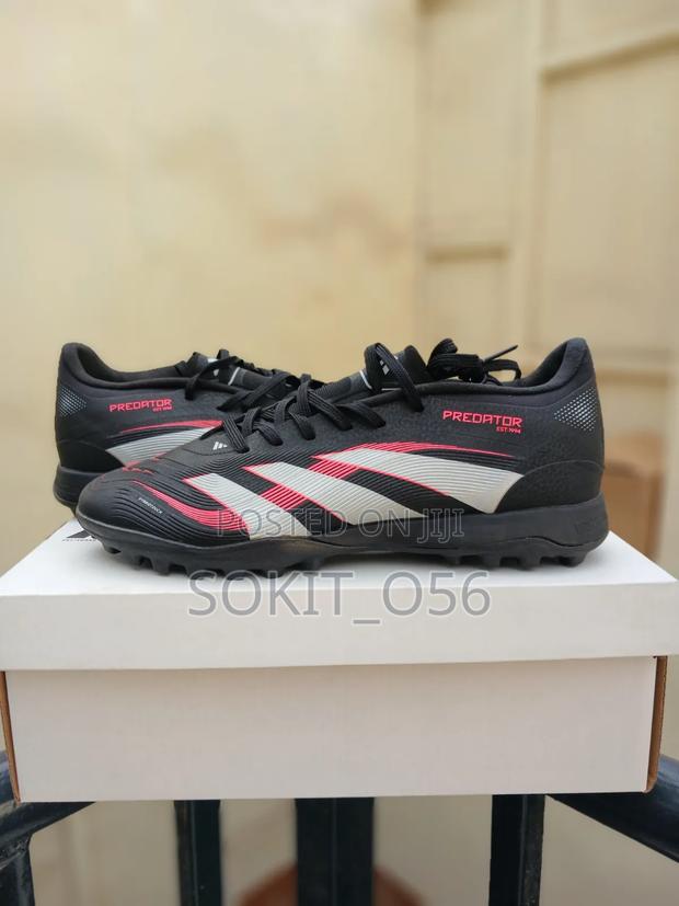 Adidas Predator Trainers - main view