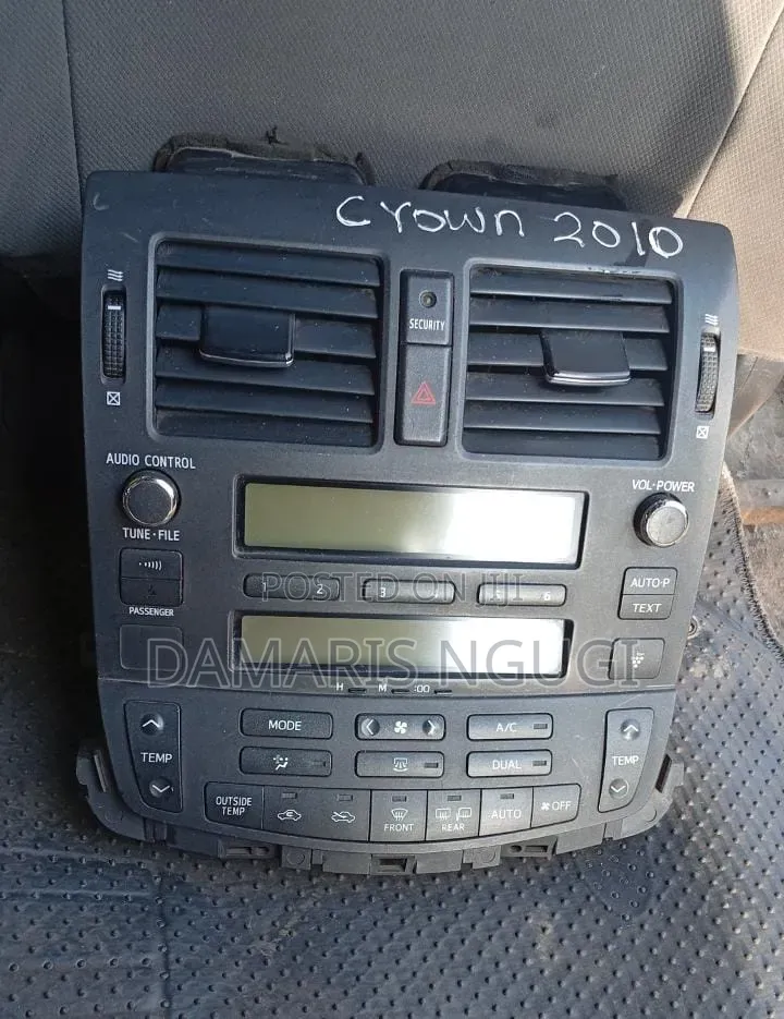 Crown 2010 Radio