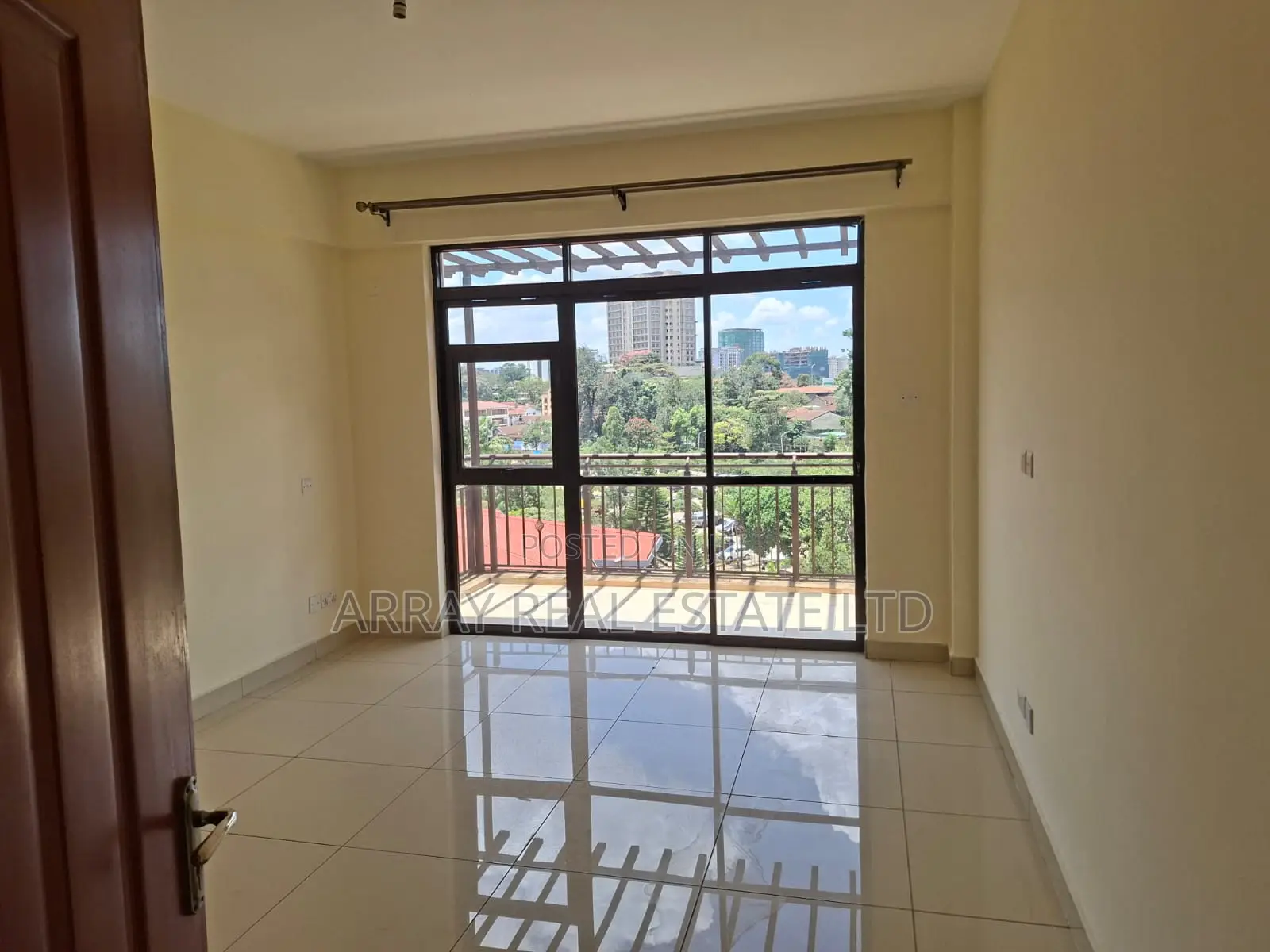 3bdrm Apartment in Raphta Road Area for sale
