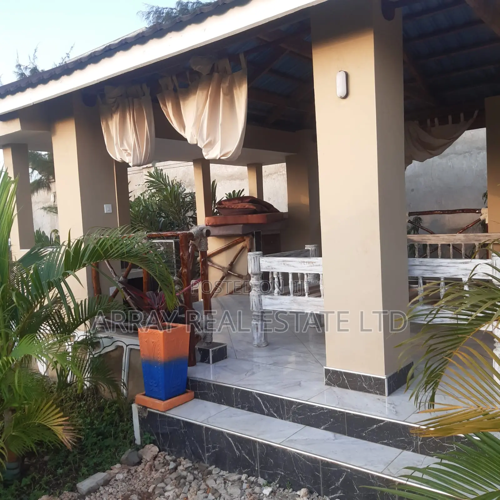3bdrm Bungalow in Town Centre for sale