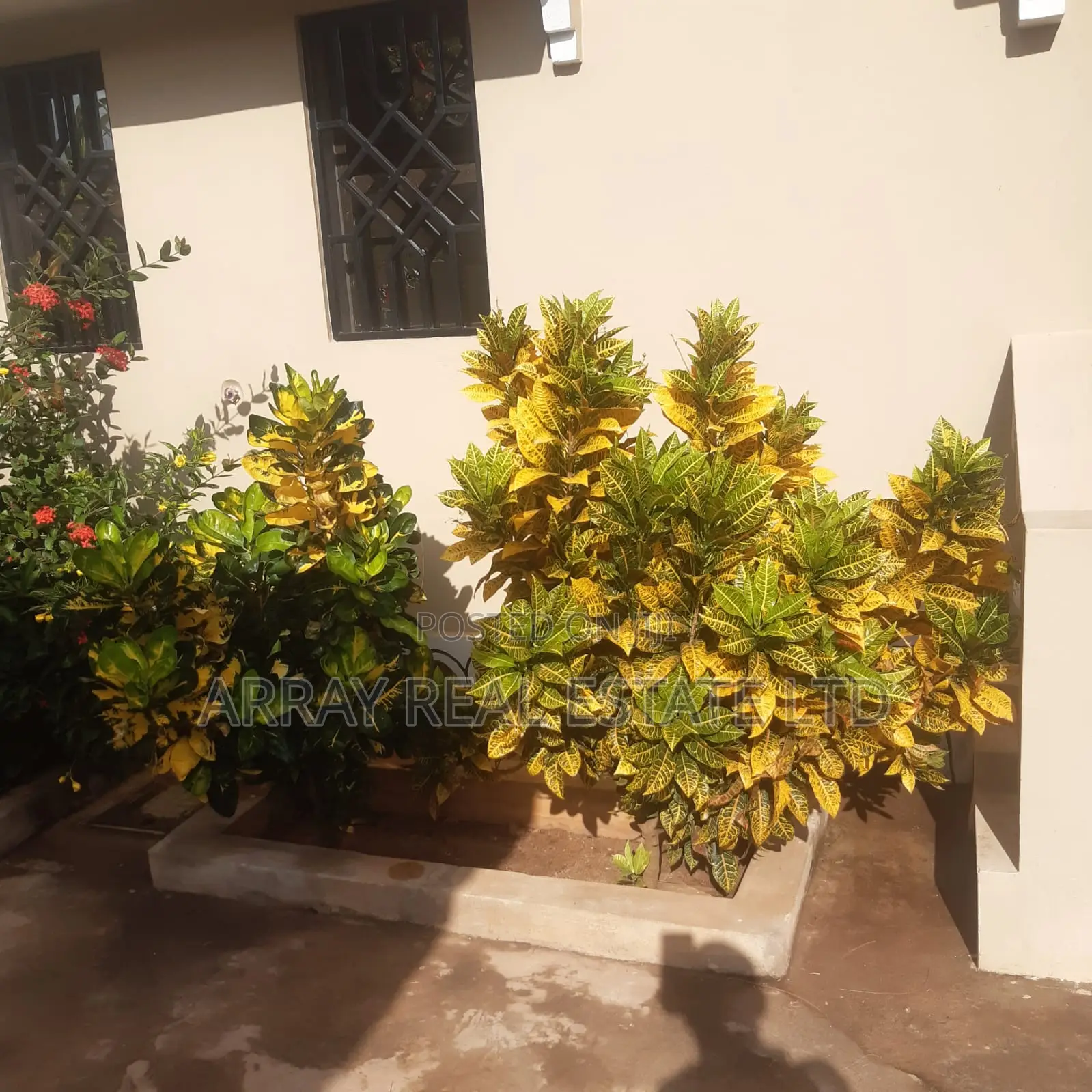 3bdrm Bungalow in Town Centre for sale