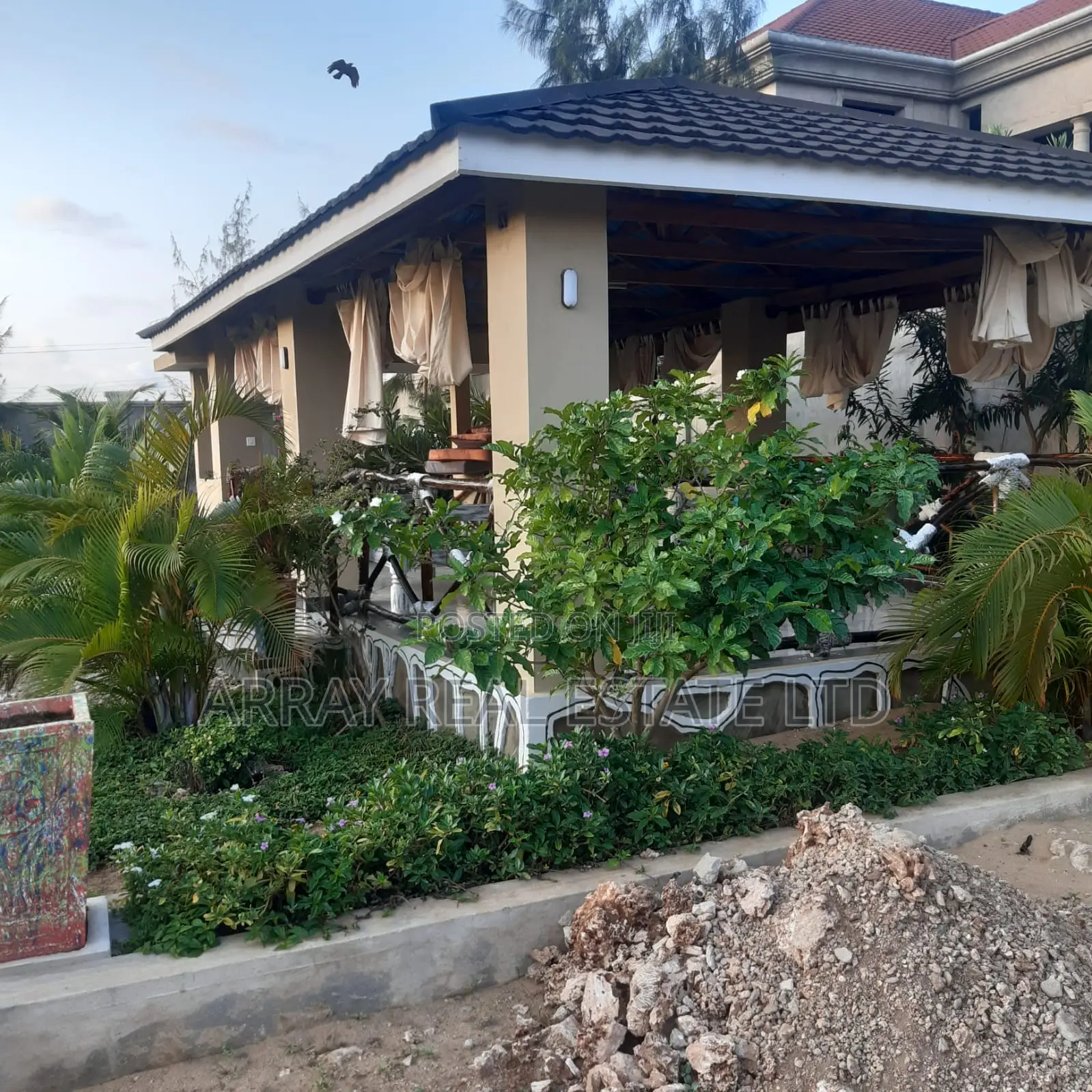 3bdrm Bungalow in Town Centre for sale