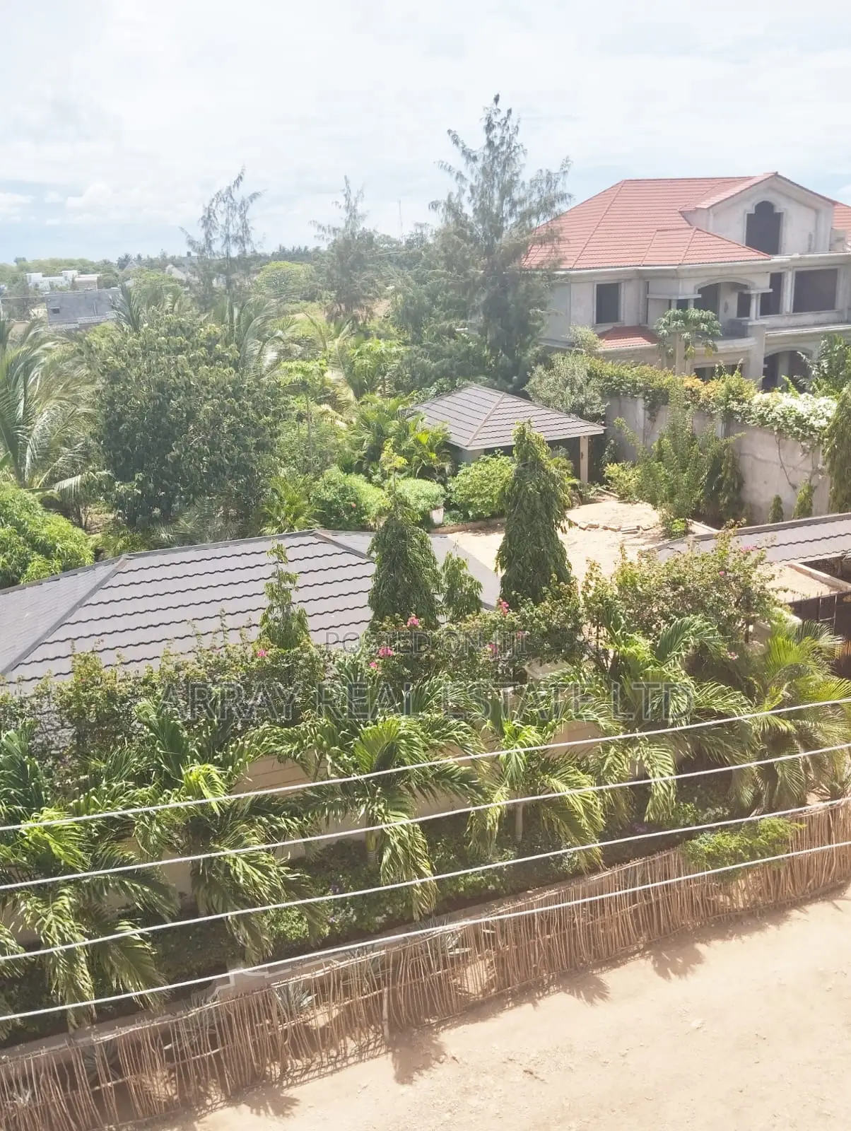 3bdrm Bungalow in Town Centre for sale