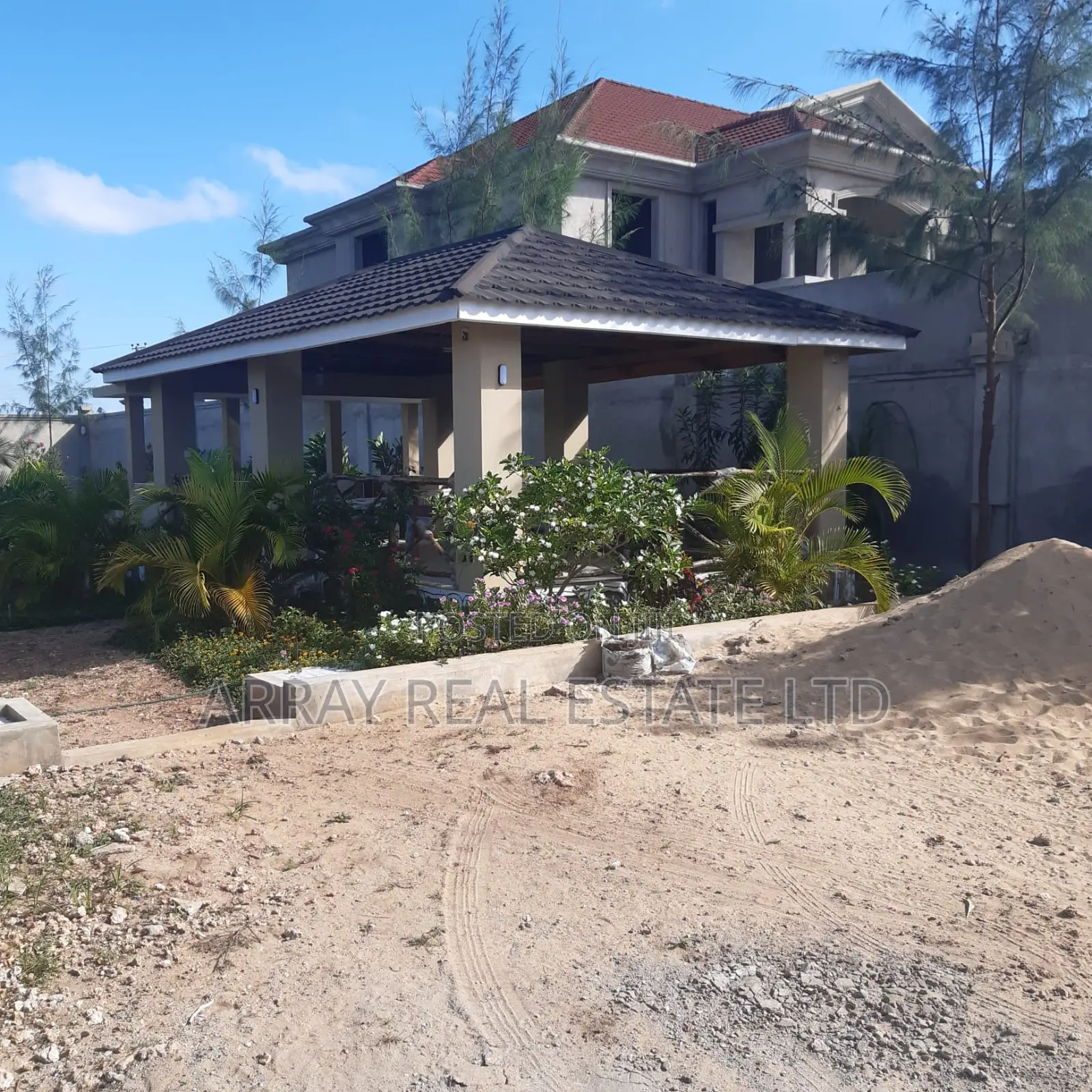 3bdrm Bungalow in Town Centre for sale