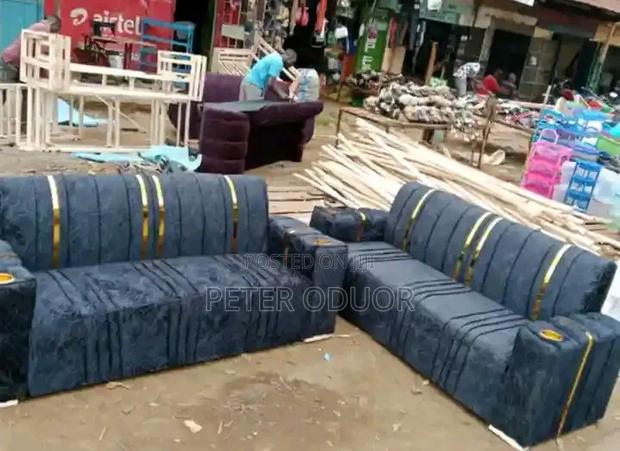 Am Selling Sofa Sets - thumbnail 2