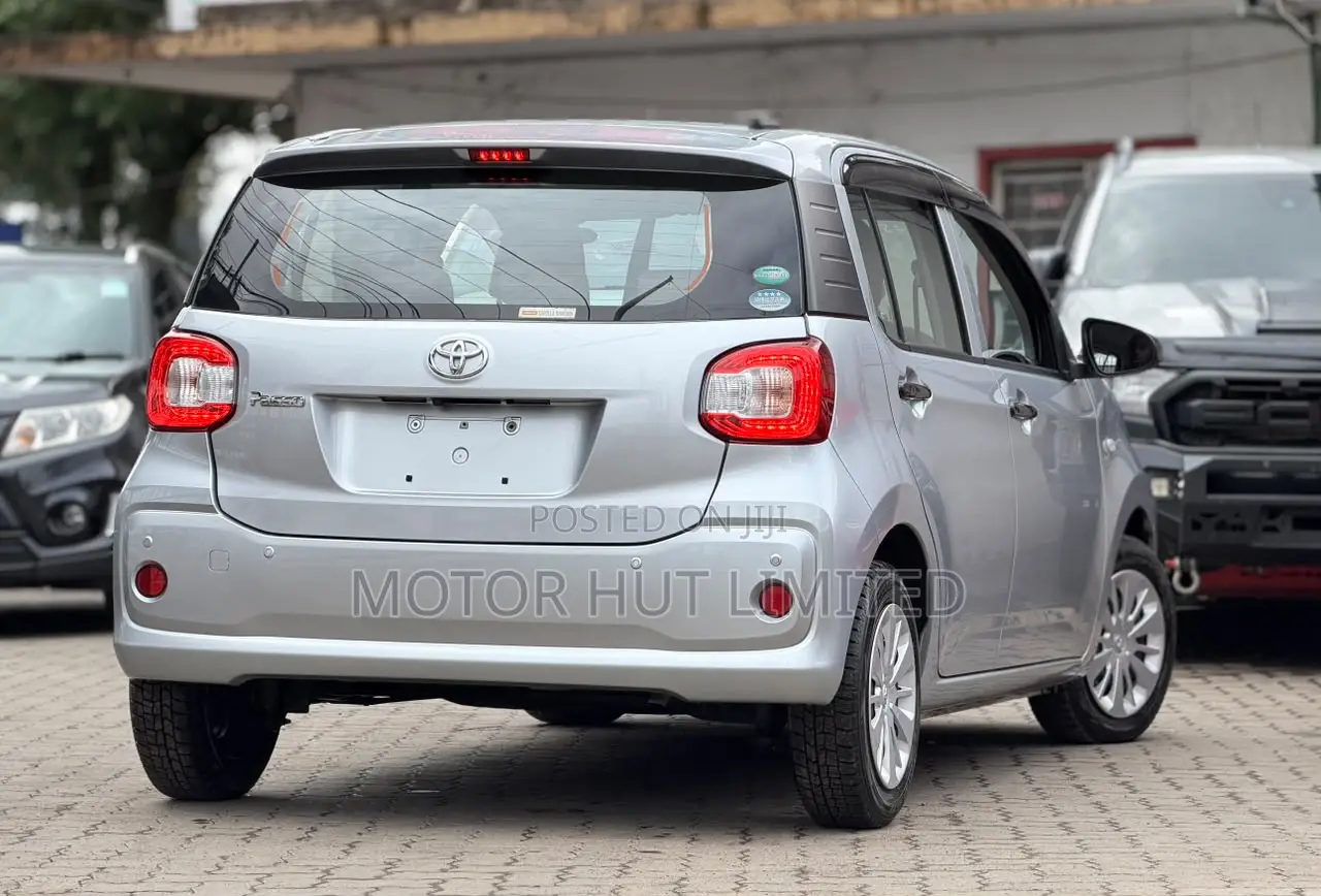 Toyota Passo 1.0 FWD 2019 Silver
