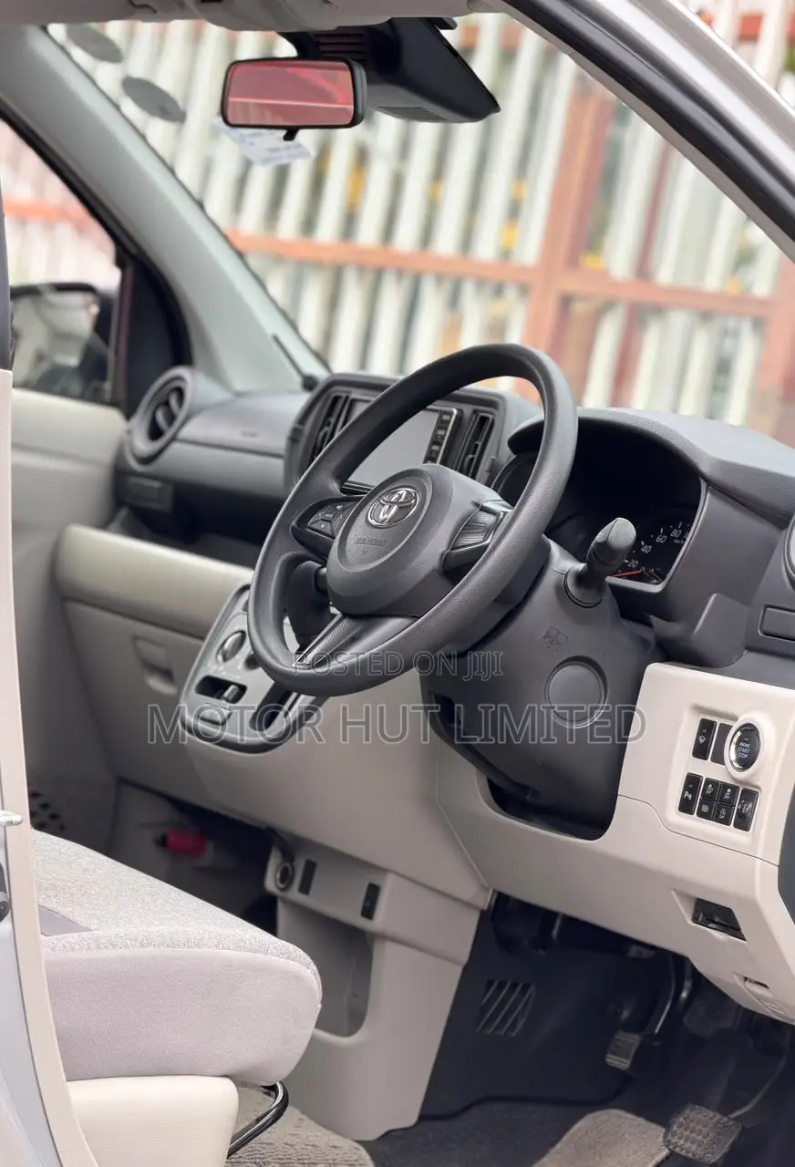 Toyota Passo 1.0 FWD 2019 Silver