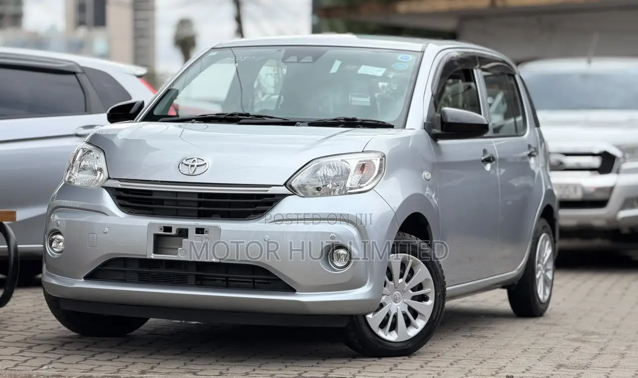 Toyota Passo 1.0 FWD 2019 Silver