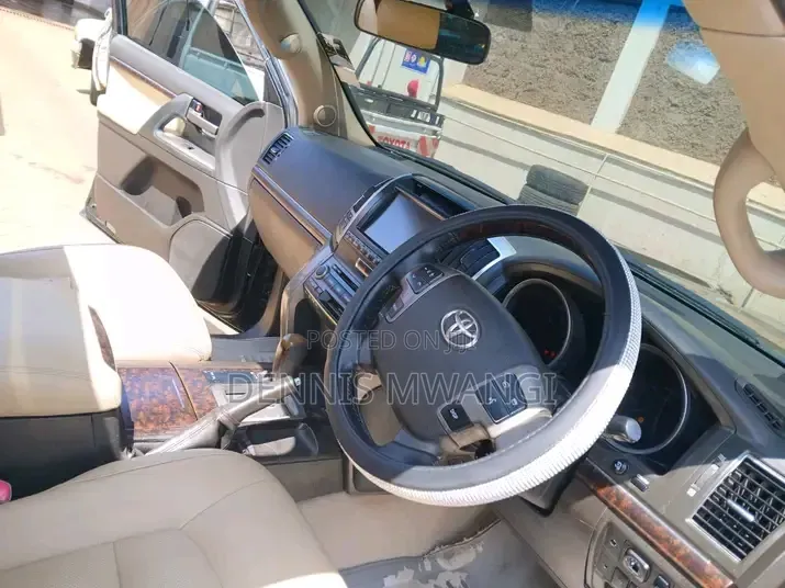 Toyota Land Cruiser 5.7 V8 2009 Black