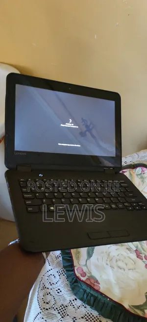 Laptop Lenovo 300e 4GB Intel Celeron SSD 128GB