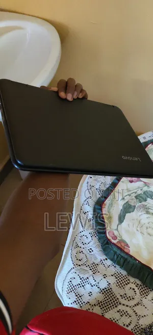 Laptop Lenovo 300e 4GB Intel Celeron SSD 128GB