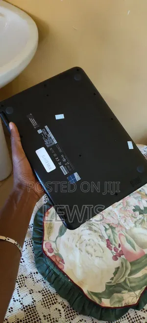 Laptop Lenovo 300e 4GB Intel Celeron SSD 128GB