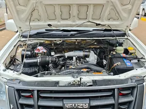 Isuzu D-MAX 2009 White