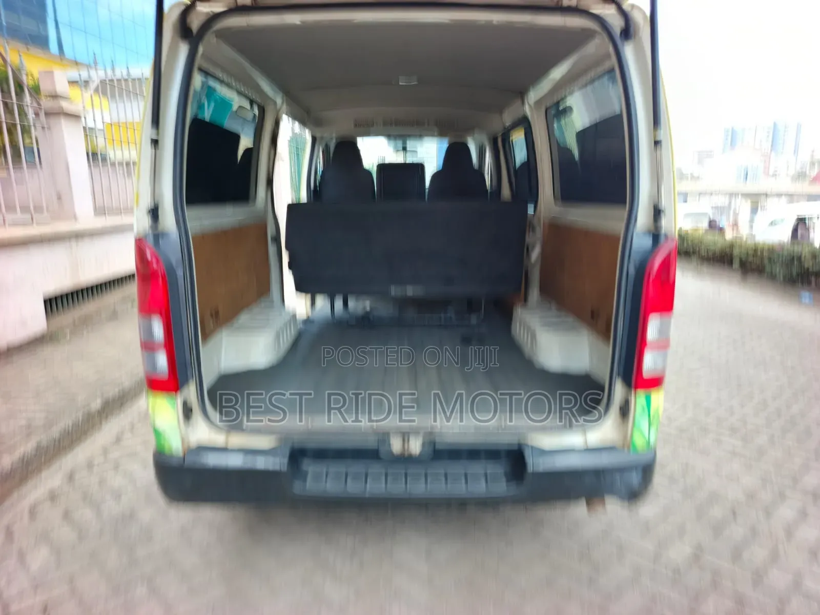 Toyota HiAce 2012 Yellow