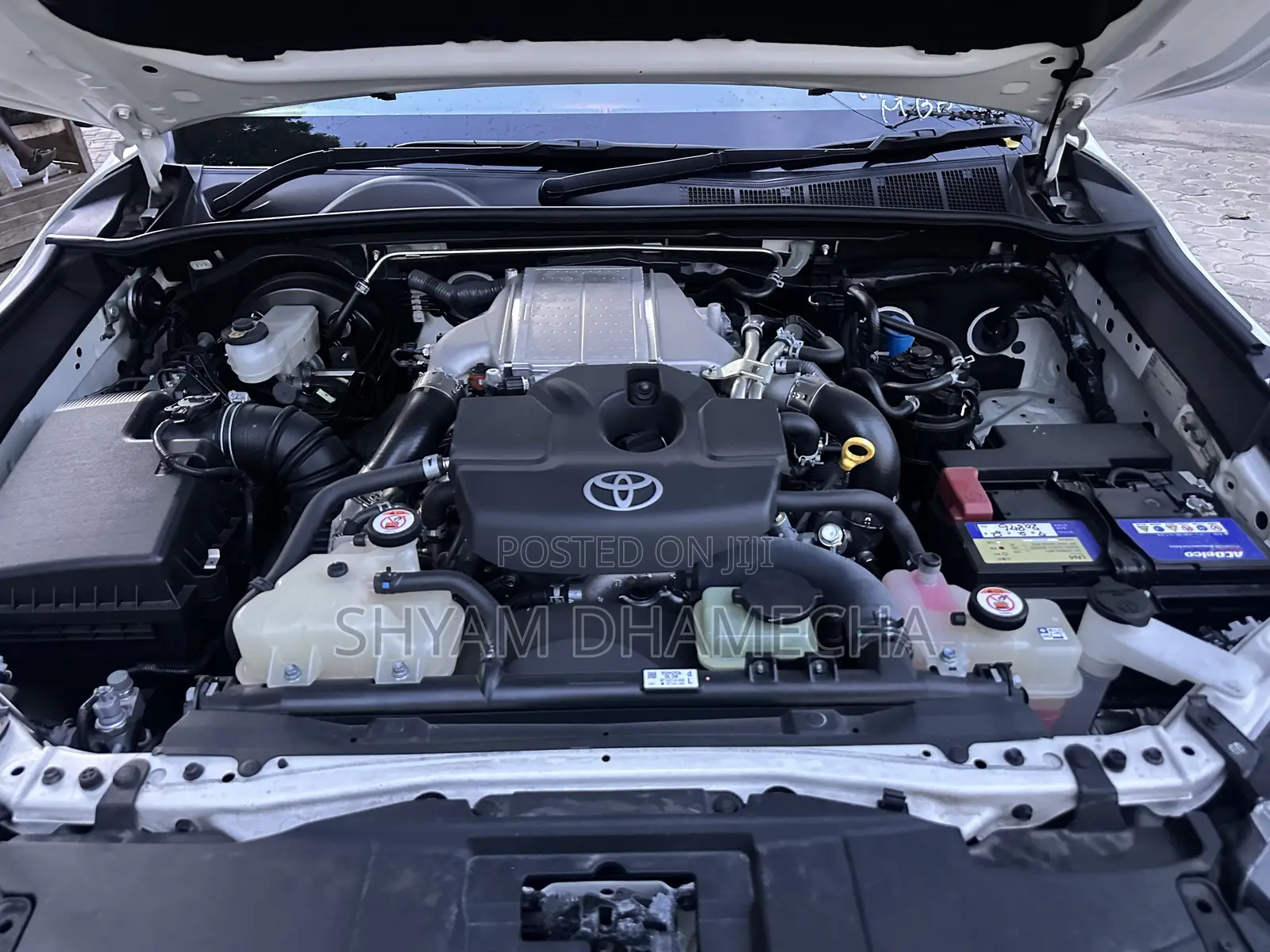 New Toyota Hilux 2025 White