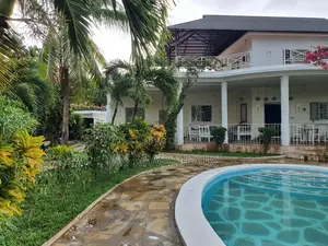 Furnished 4bdrm Villa in Malindi, Shella for sale