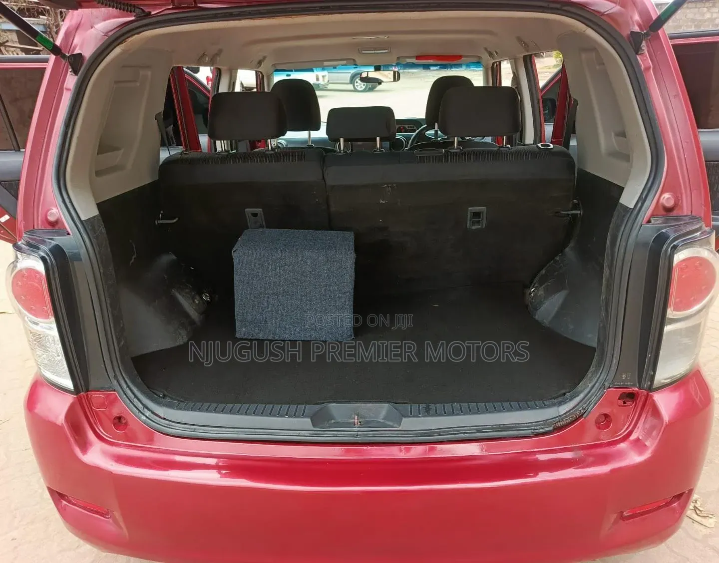 Toyota Corolla Rumion 2011 Maroon