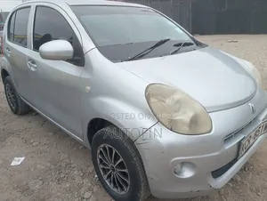 Toyota Passo 2012 Silver