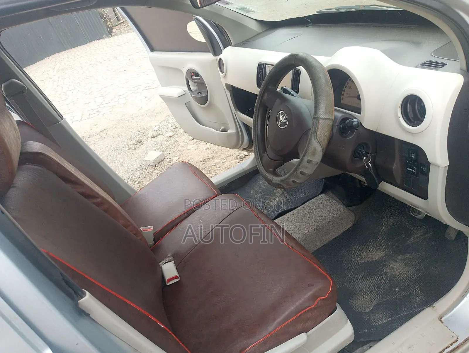 Toyota Passo 2012 Silver