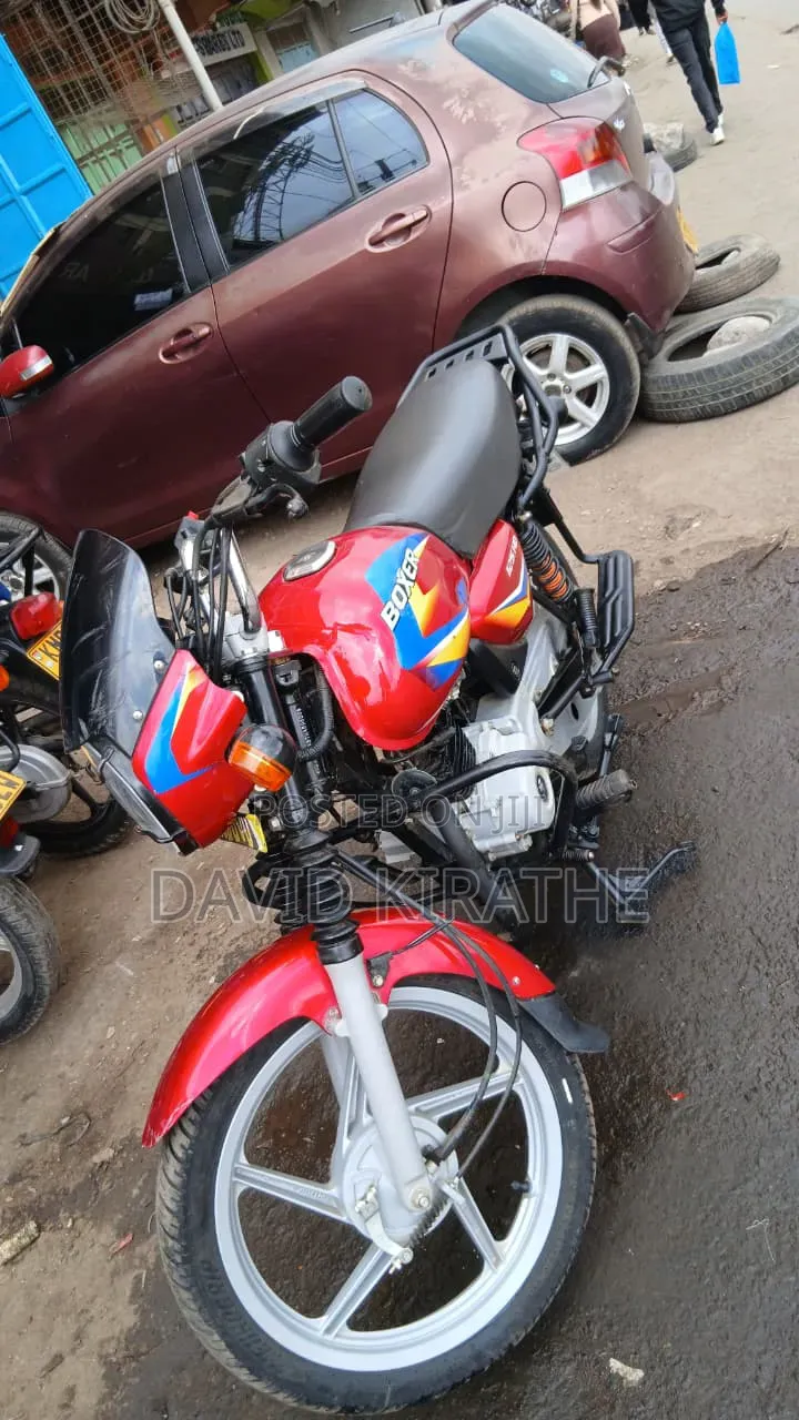 Bajaj Boxer 125 2024 Red
