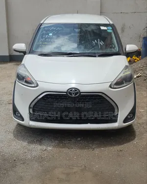 Toyota Sienta 2019 White
