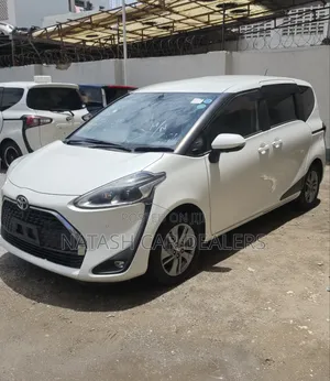 Toyota Sienta 2019 White