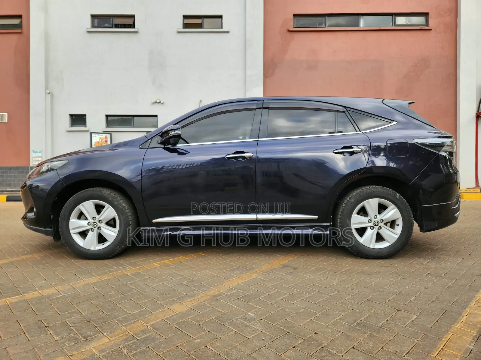 Toyota Harrier 2.0 2014 Black
