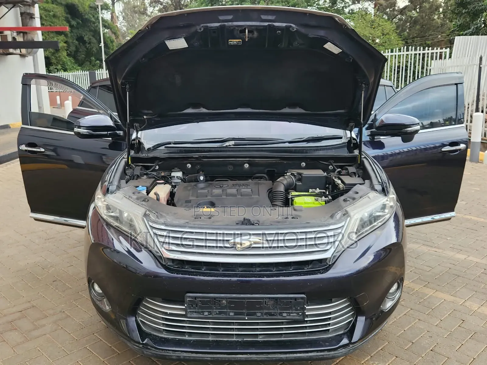 Toyota Harrier 2.0 2014 Black