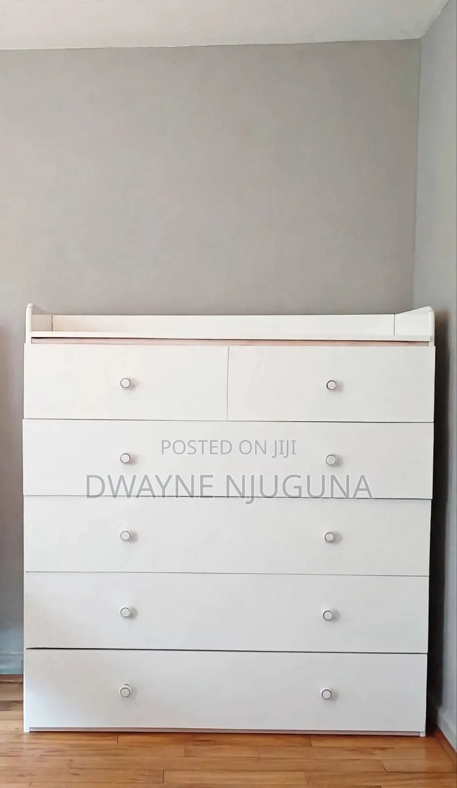 White Chest Drawer ,6 Drawers,clean Like New