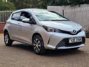 Toyota Vitz 1.3 FWD 5dr 2015 Silver