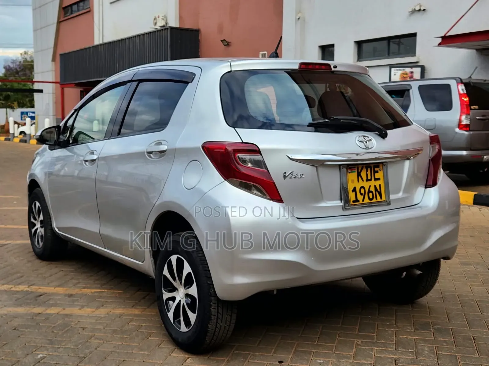 Toyota Vitz 1.3 FWD 5dr 2015 Silver