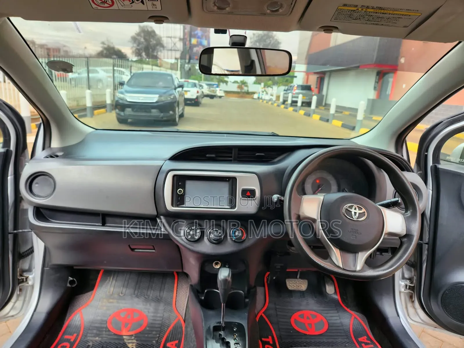 Toyota Vitz 1.3 FWD 5dr 2015 Silver