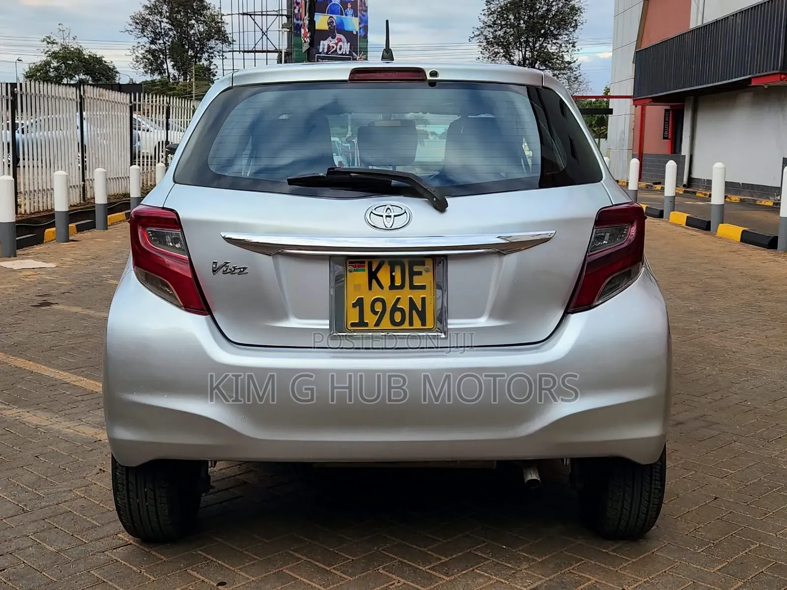Toyota Vitz 1.3 FWD 5dr 2015 Silver