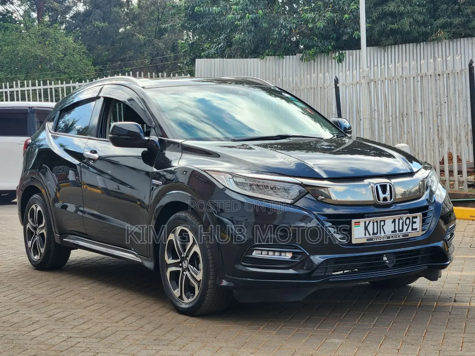 Honda Vezel 1.5 Hybrid 4WD 2018 Black