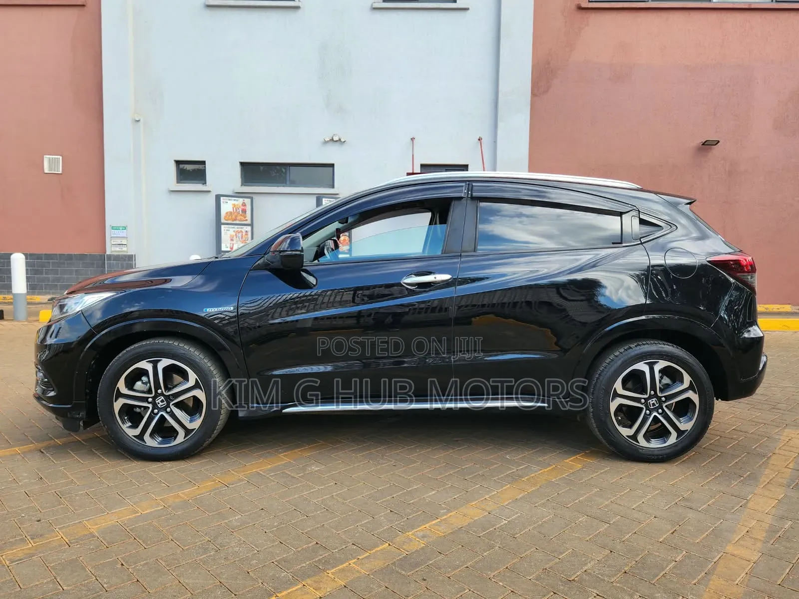 Honda Vezel 1.5 Hybrid 4WD 2018 Black