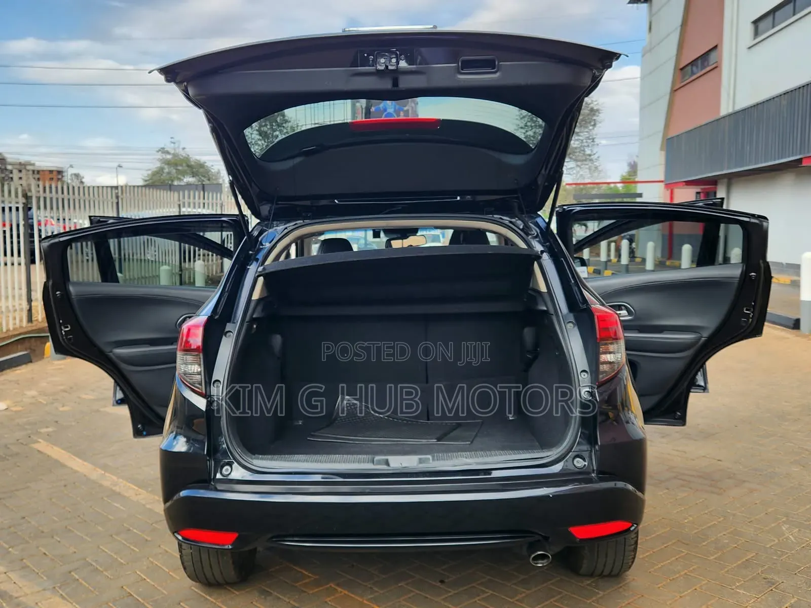Honda Vezel 1.5 Hybrid 4WD 2018 Black