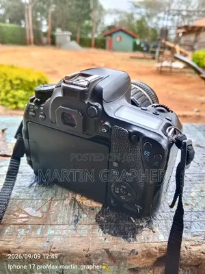 Camera Canon 77d