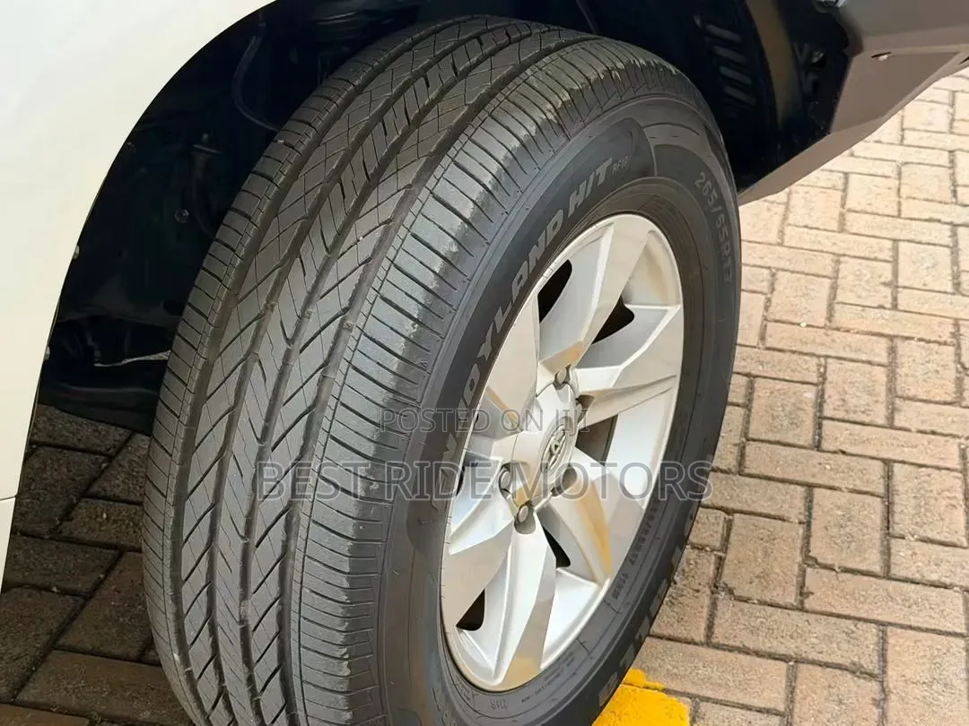 Toyota Land Cruiser Prado 2.8 D-4D 2016 Off white