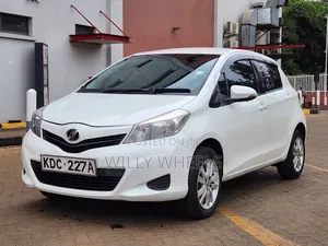Toyota Vitz 1.3 AWD 5dr 2013 White