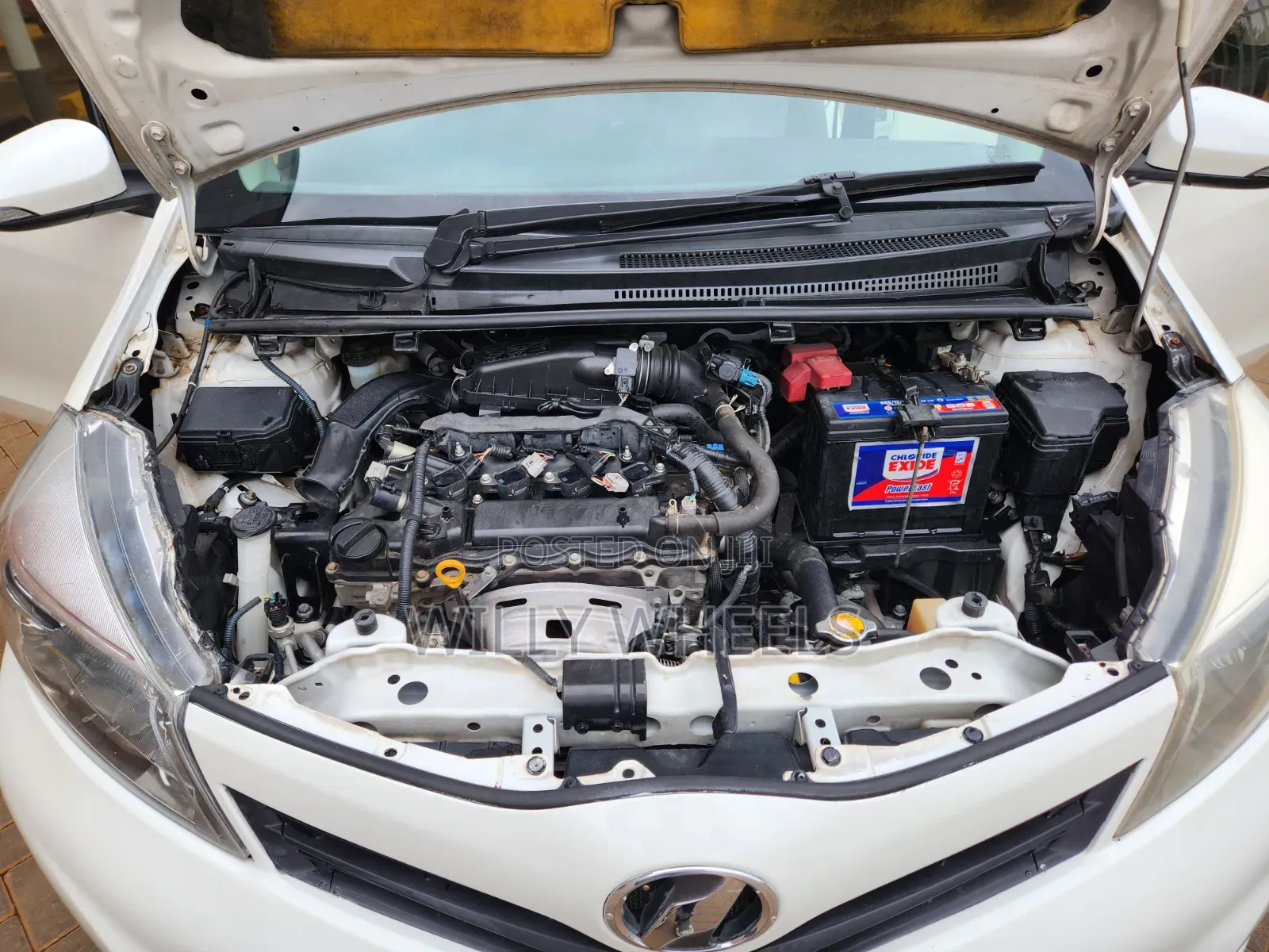Toyota Vitz 1.3 AWD 5dr 2013 White
