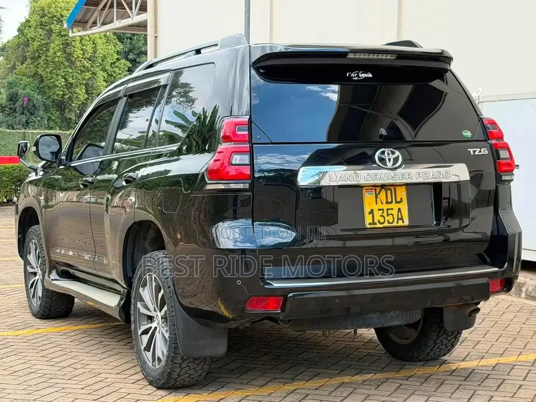 Toyota Land Cruiser Prado 2.8 2018 Black