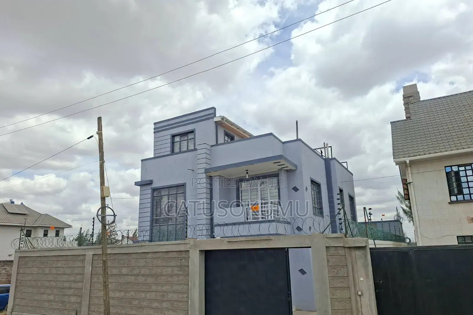5bdrm Maisonette in Katani for rent
