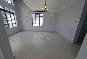 5bdrm Maisonette in Katani for rent