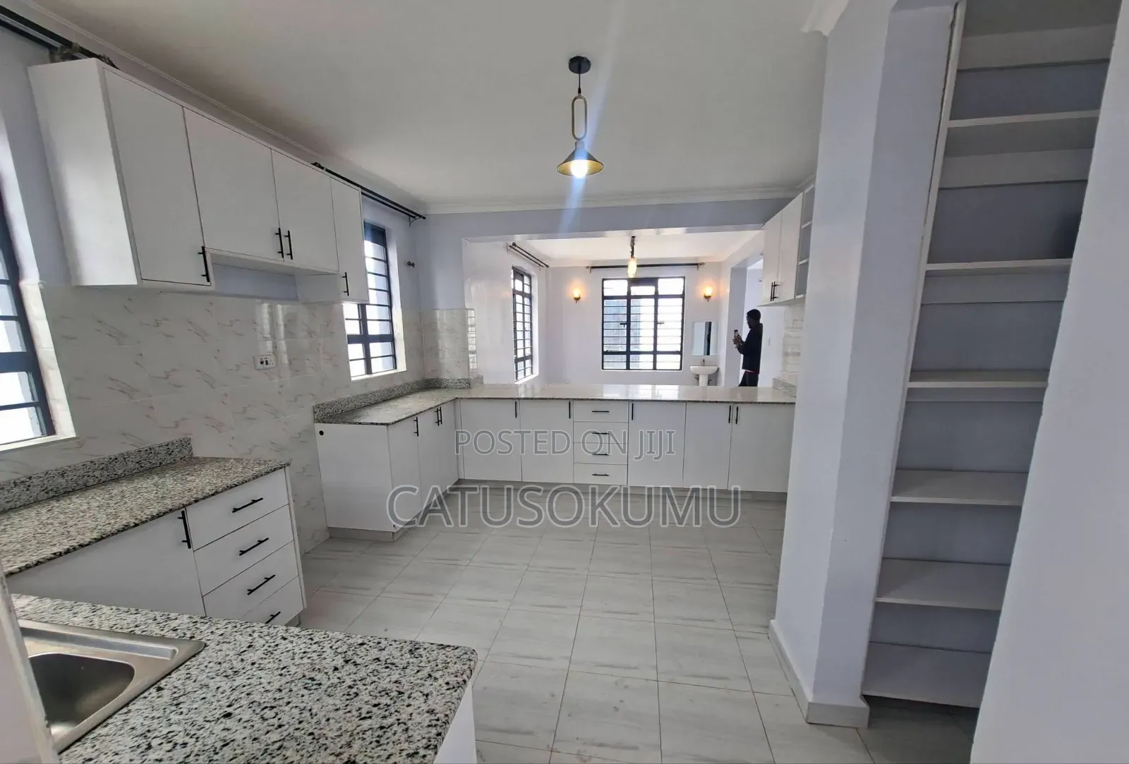 5bdrm Maisonette in Katani for rent