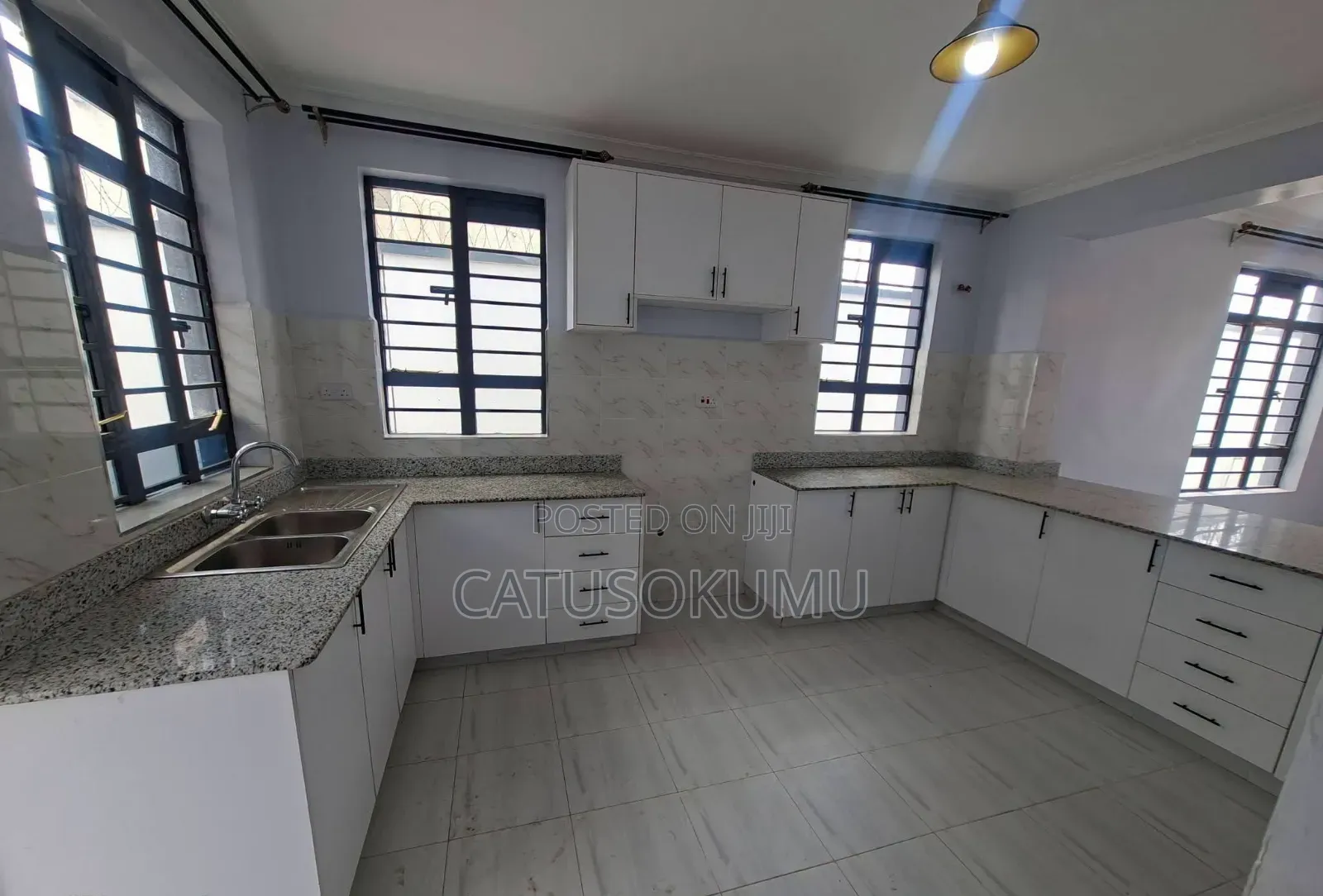 5bdrm Maisonette in Katani for rent
