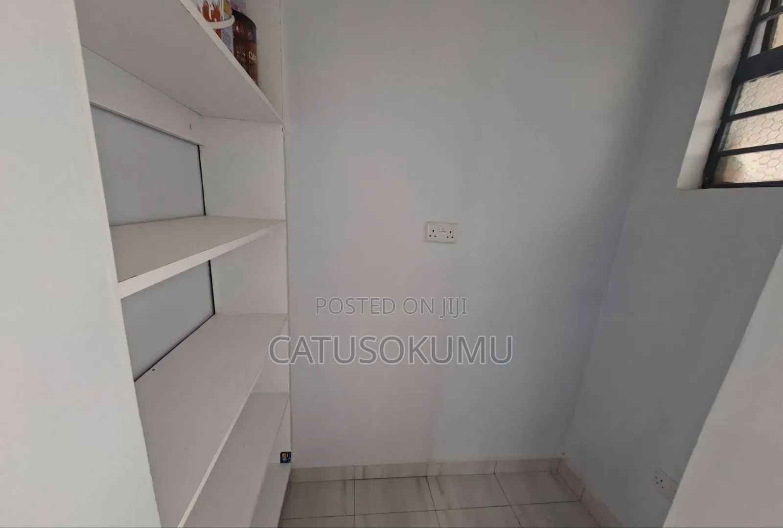 5bdrm Maisonette in Katani for rent